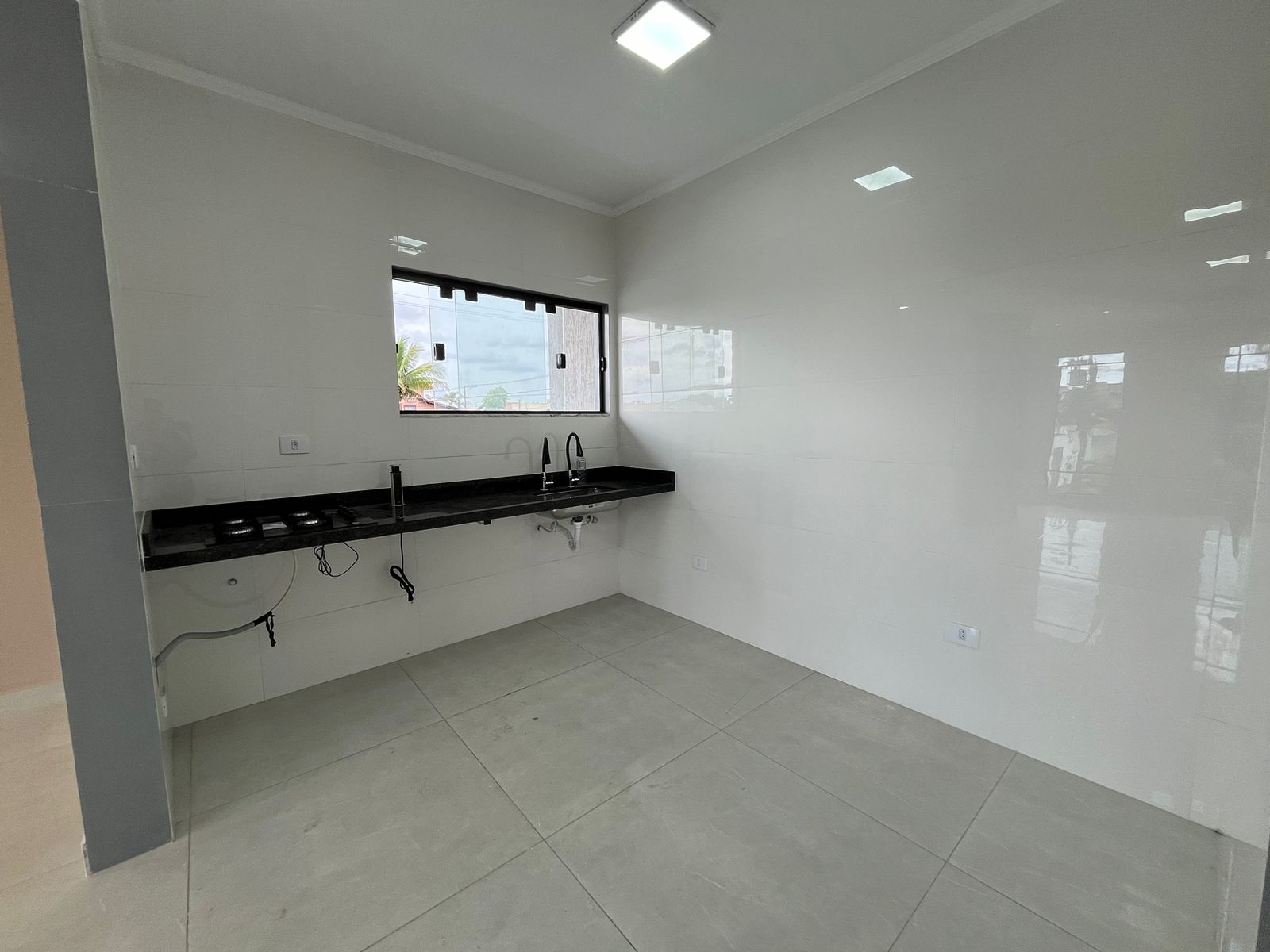 CASA NOVA EM ALTO PADRÃO PARA VENDA NO JD SUARÃO A 150 METROS DO MAR EM ITANHAÉM/SP