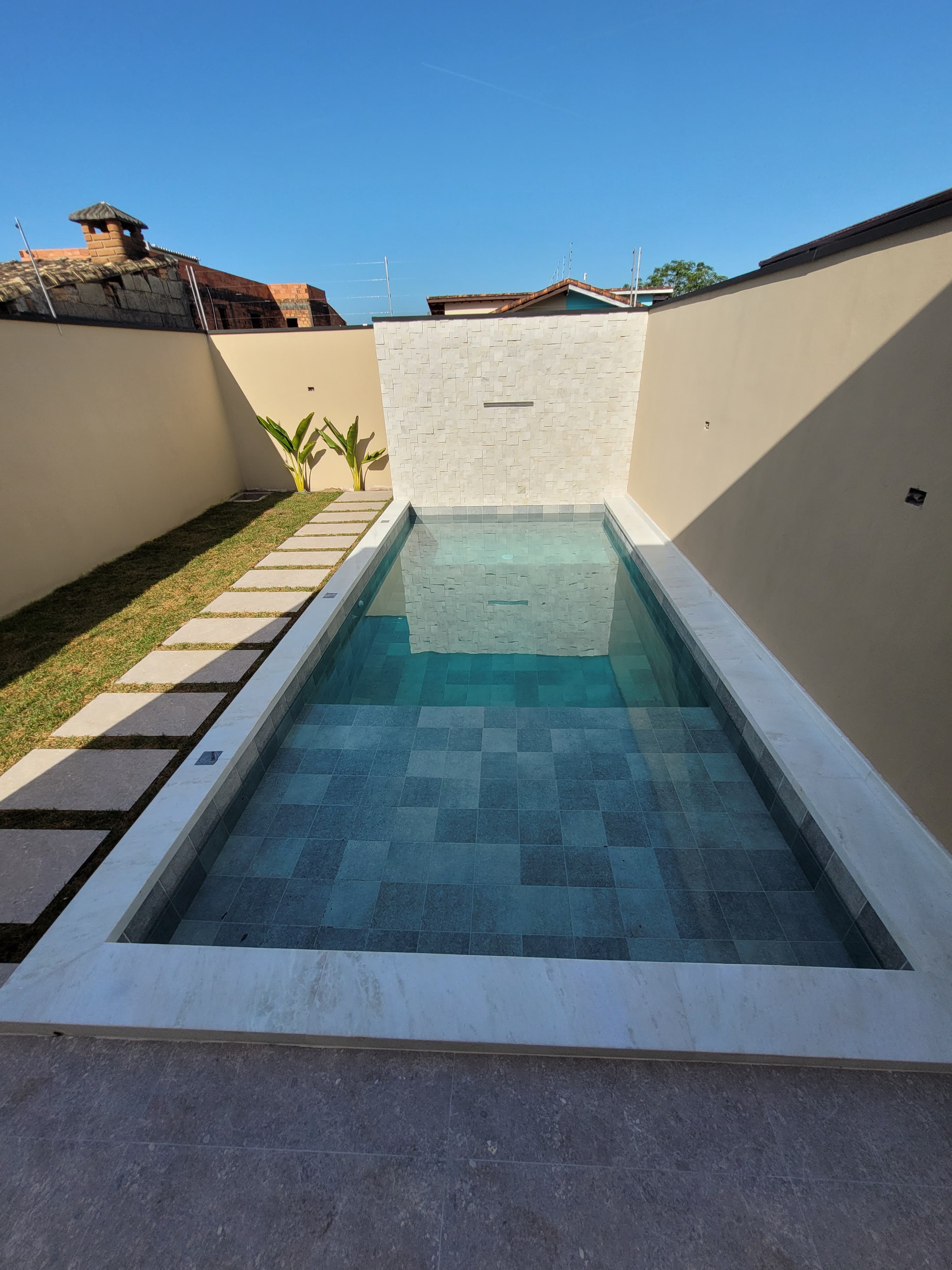 CAS261431 VENHA MORAR NA PRAIA!!! CASA NOVA PARA VENDA DE 02 DORMITORIOS NO JD GRANDESP LADO PRAIA EM ITANHAÉM/SP