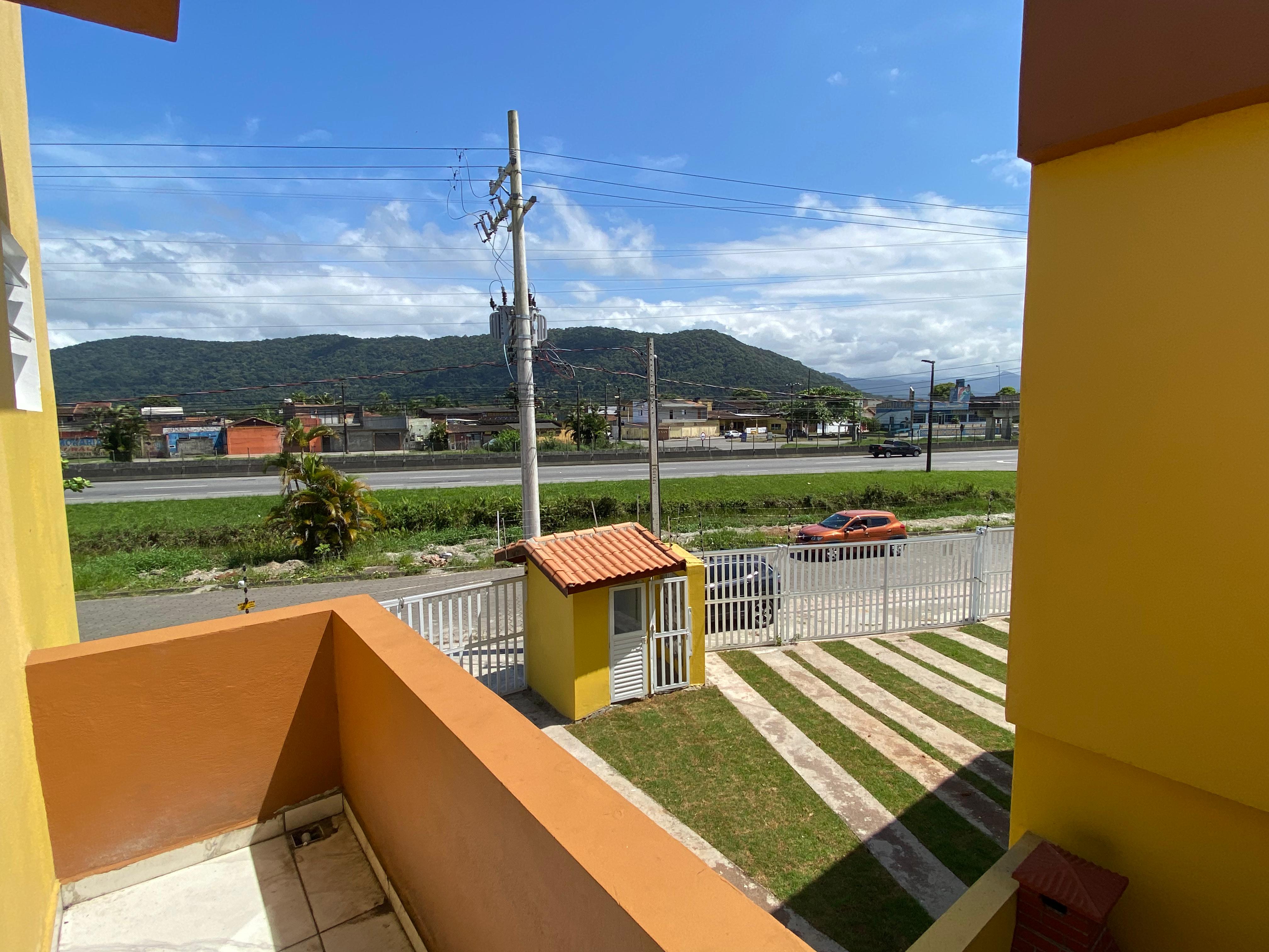 Oportunidade para Venda Sobrado em condomínio com piscina em Itanhaém   R$ 285.000,00
