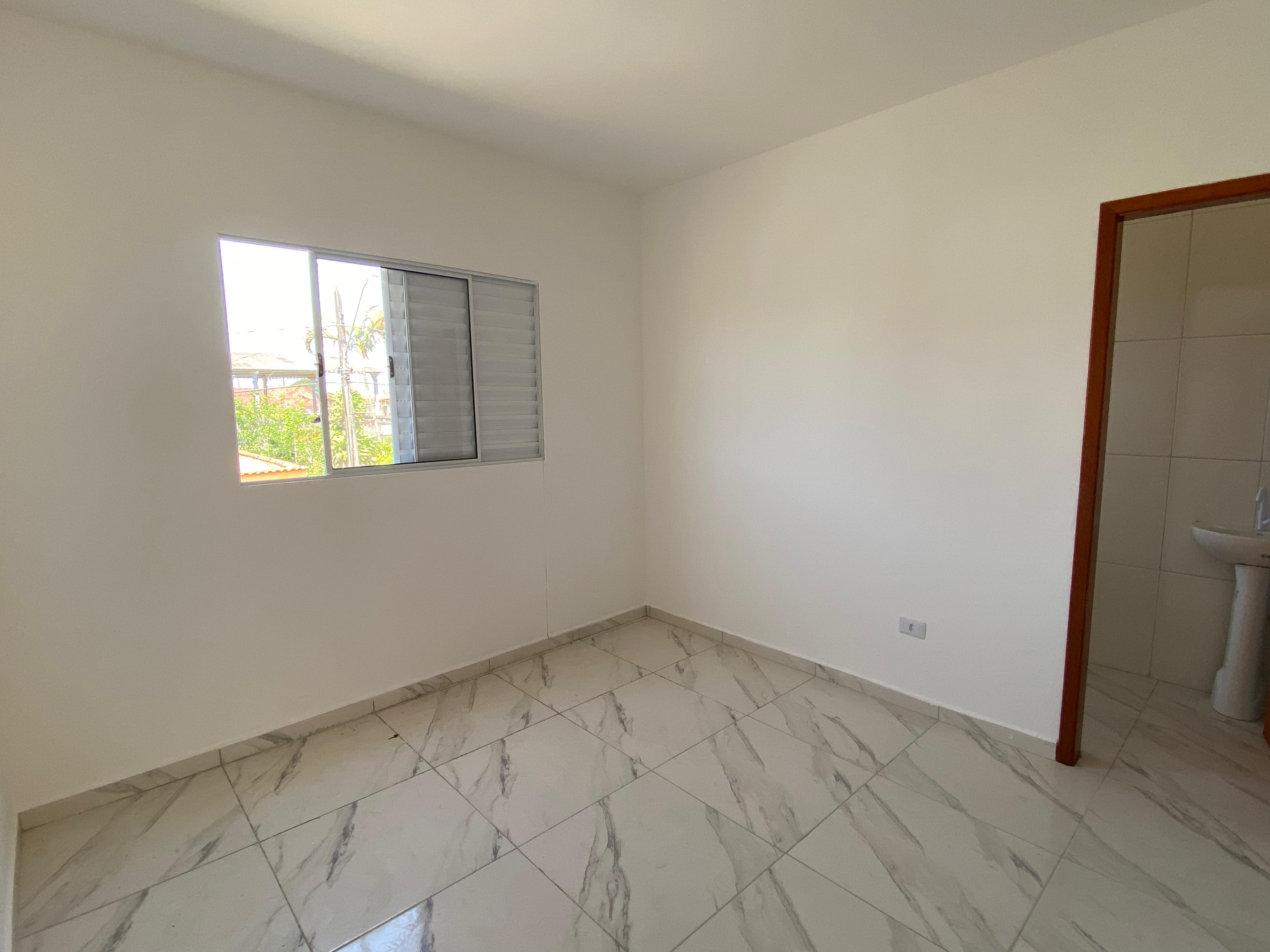 Oportunidade para Venda Sobrado em condomínio com piscina em Itanhaém   R$ 285.000,00