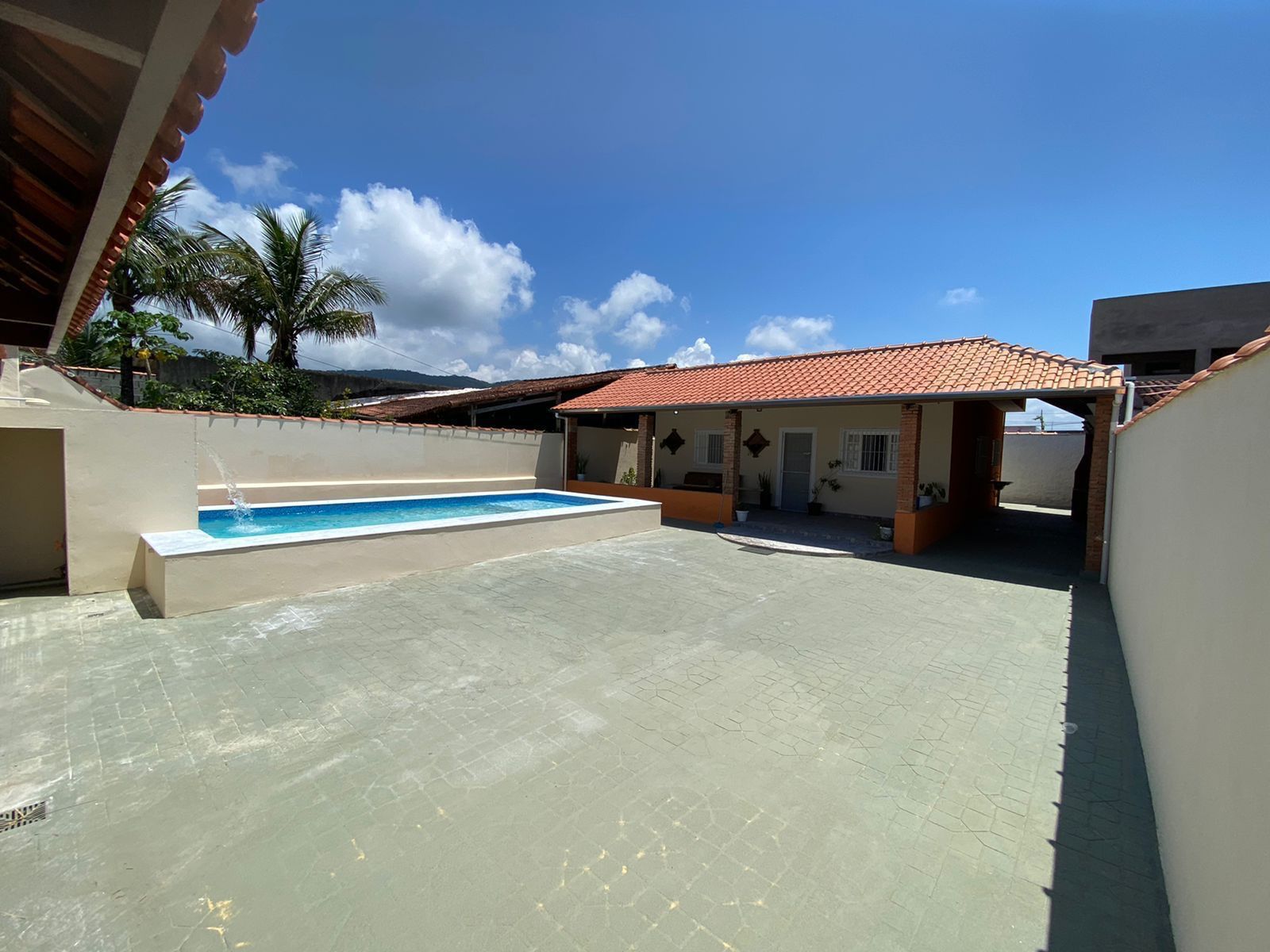 CAS261456 Imóvel Misto: Salão Comercial + Casa 3 Dorms com Piscina - Financia