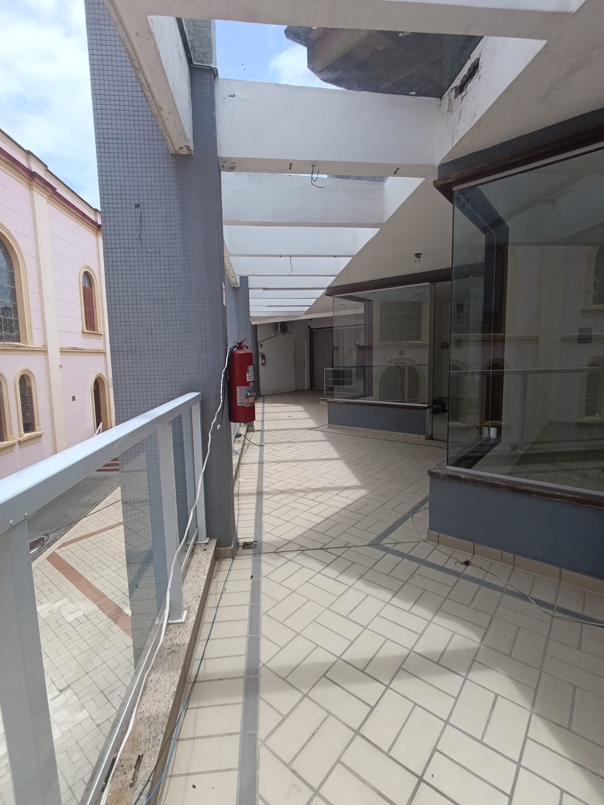 CAS261439 Oportunidade Comercial: Salas no Coração do Suarão ao lado do Poupatempo!
