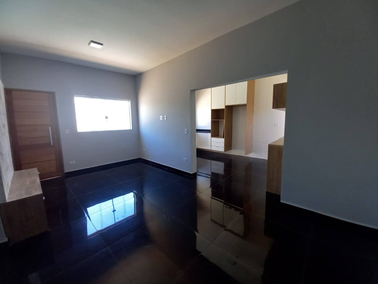 CAS261453 Casa 2 Dorms (1 Suíte) com Planejados e Piscina com Cascata
