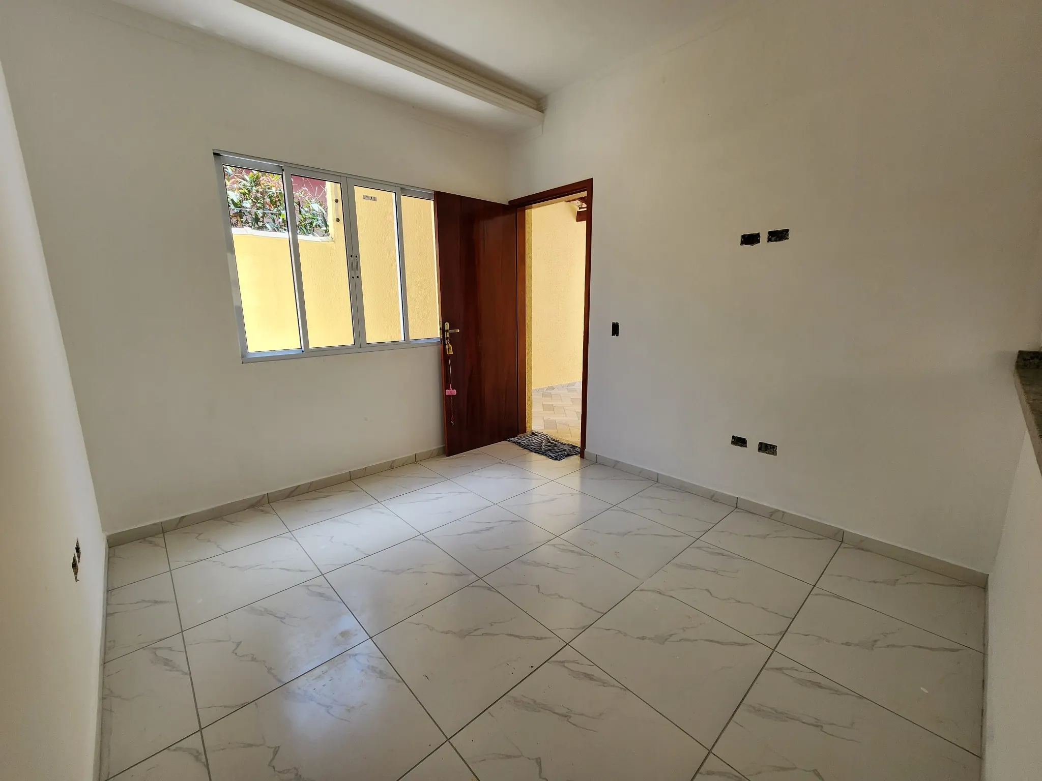 CAS261450 Casa Térrea 2 Dorms (1 Suíte) com Piscina e Churrasqueira - 2 Vagas