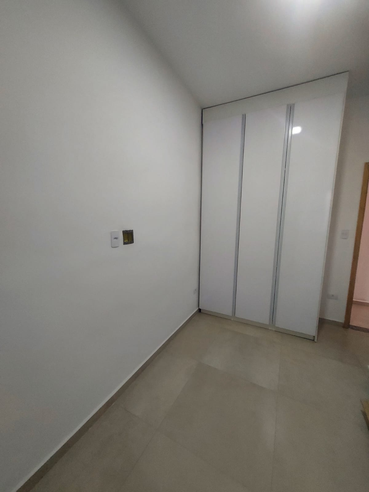 CAS261452 Casa Superior 3 Dorms com Suíte, Closet, Planejados e Piscina 7x3!