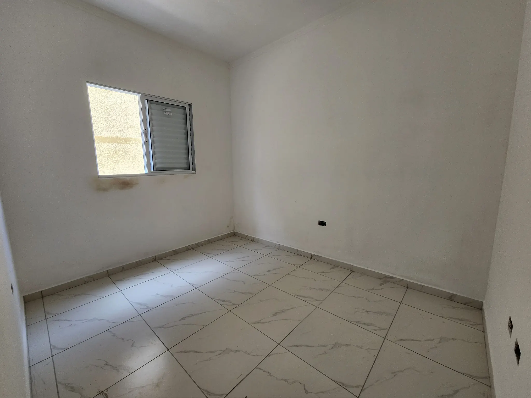 CAS261450 Casa Térrea 2 Dorms (1 Suíte) com Piscina e Churrasqueira - 2 Vagas