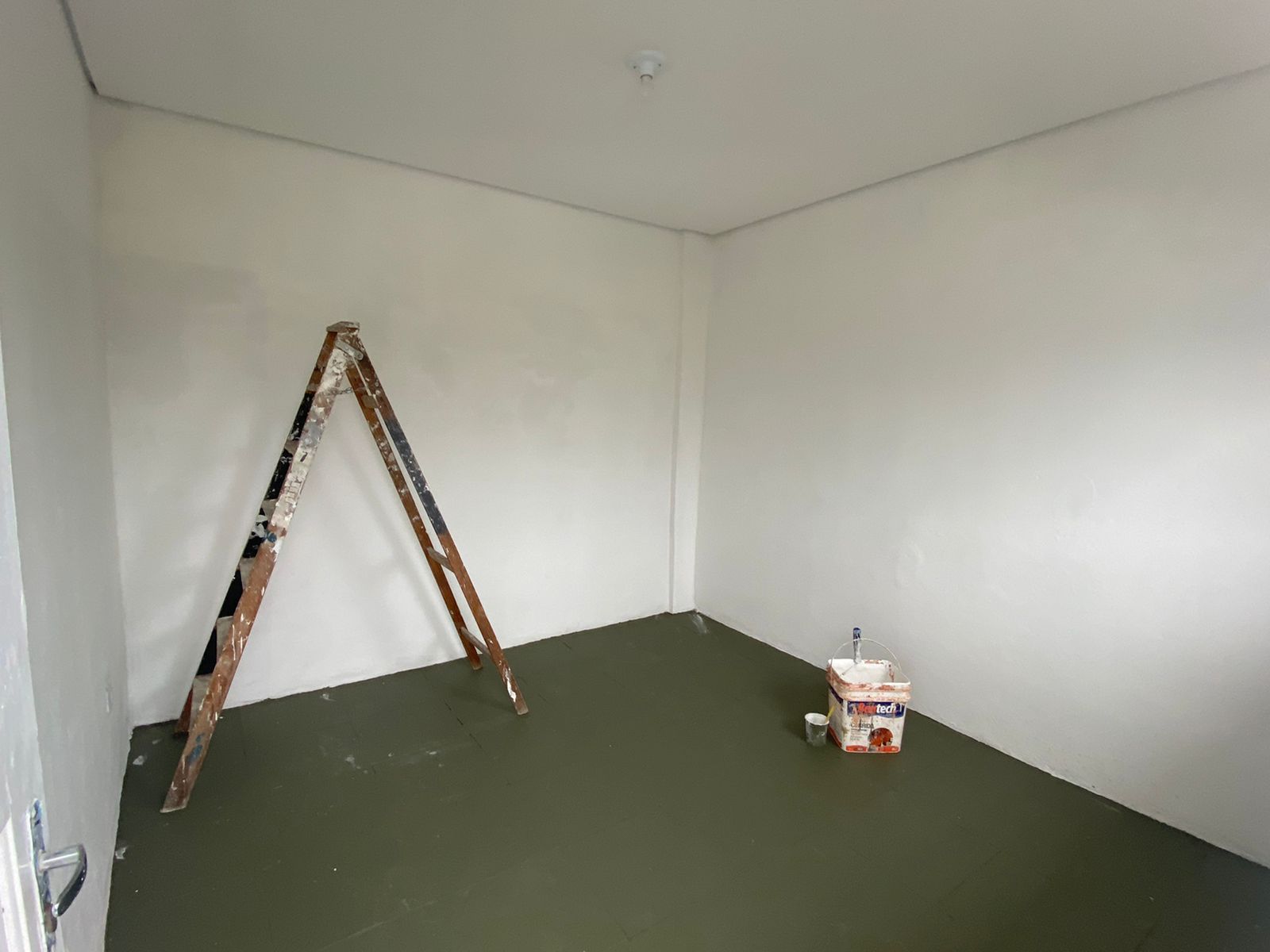 CAS261456 Imóvel Misto: Salão Comercial + Casa 3 Dorms com Piscina - Financia