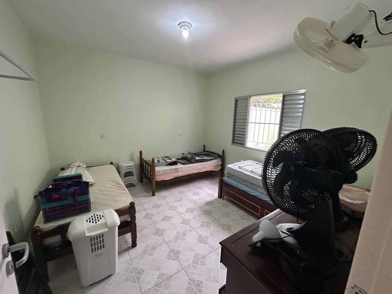 CAS261445 Casa em Peruíbe a 180 metros da praia com edícula e 5 vagas!