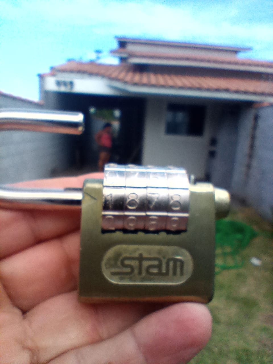 CAS261457 Imóvel Misto: Salão Comercial + Casa 3 Dorms com Piscina - Financia