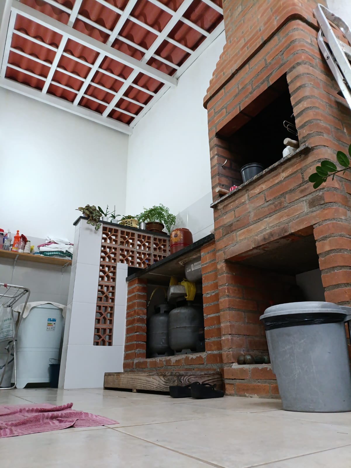 CAS261444 Sobrado em Itanhaém 2 dormitórios a 500 metros da praia aceita financiamento!