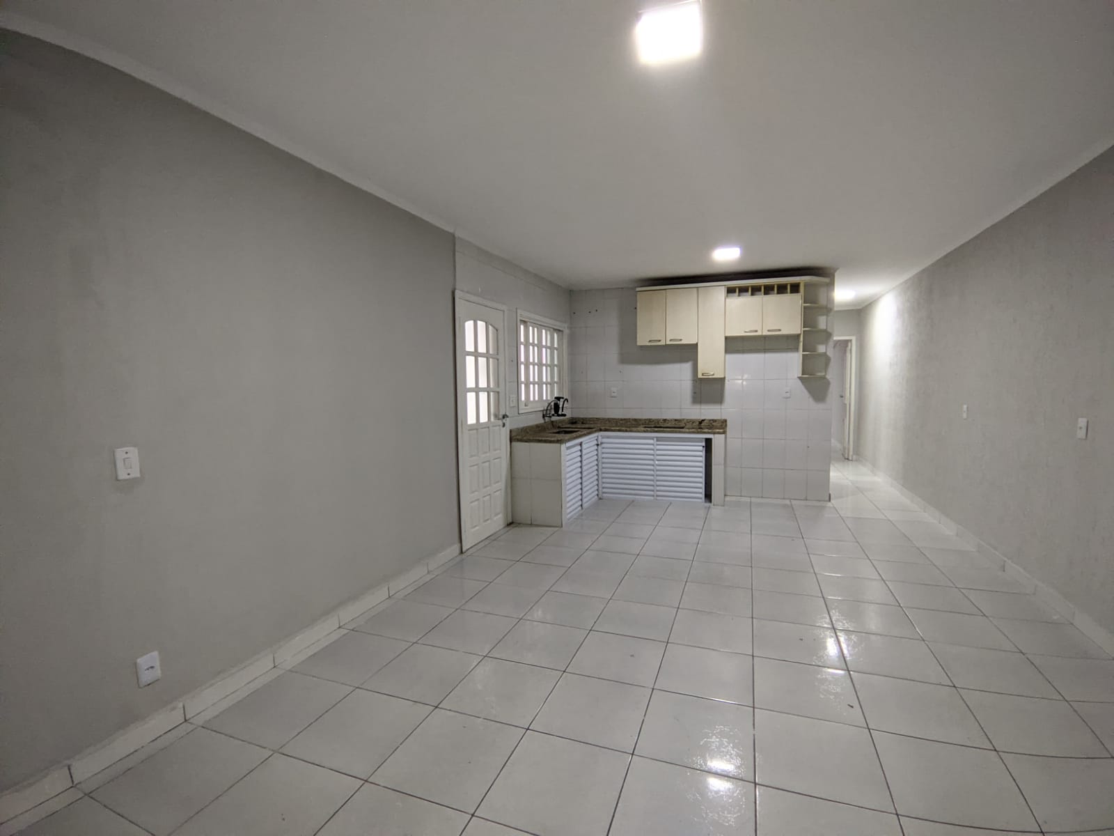 CAS261458 Casa com 2 Suítes Espaçosas, Área Gourmet Completa e Segurança Total