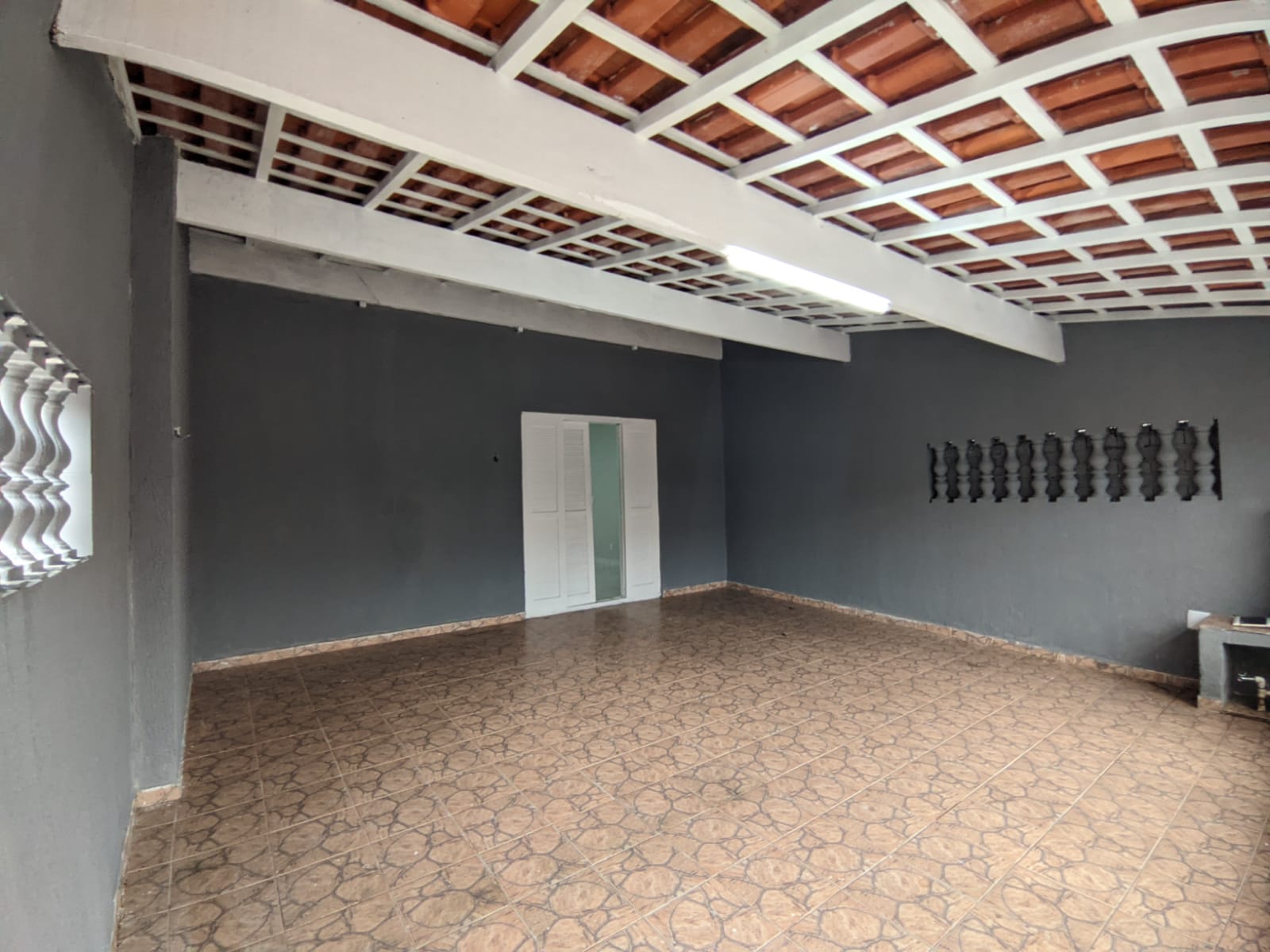 CAS261458 Casa com 2 Suítes Espaçosas, Área Gourmet Completa e Segurança Total