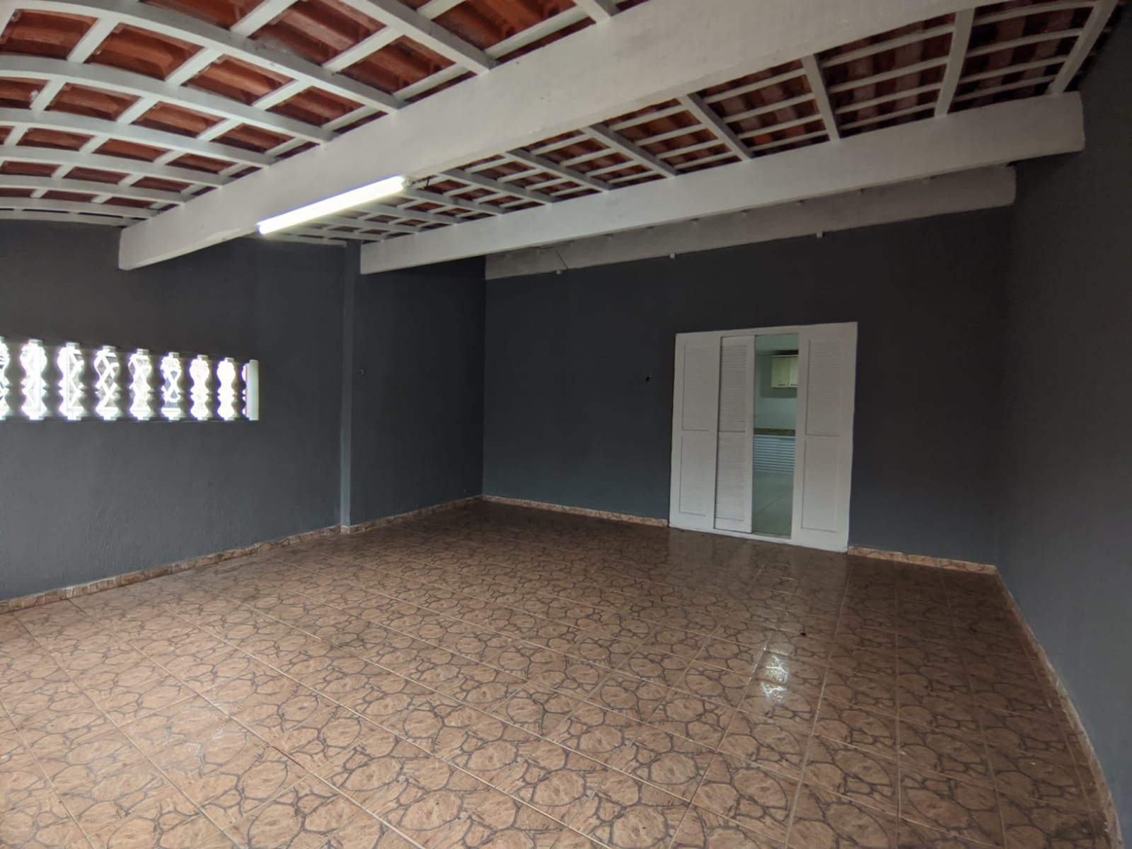 CAS261458 Casa com 2 Suítes Espaçosas, Área Gourmet Completa e Segurança Total