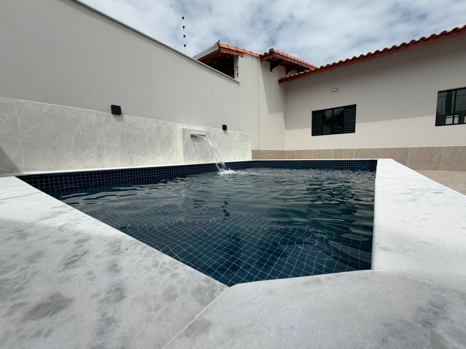 CAS261365 Casa Nova no Jardim Jamaica Itanhaém – 02 Dormitórios com Piscina
