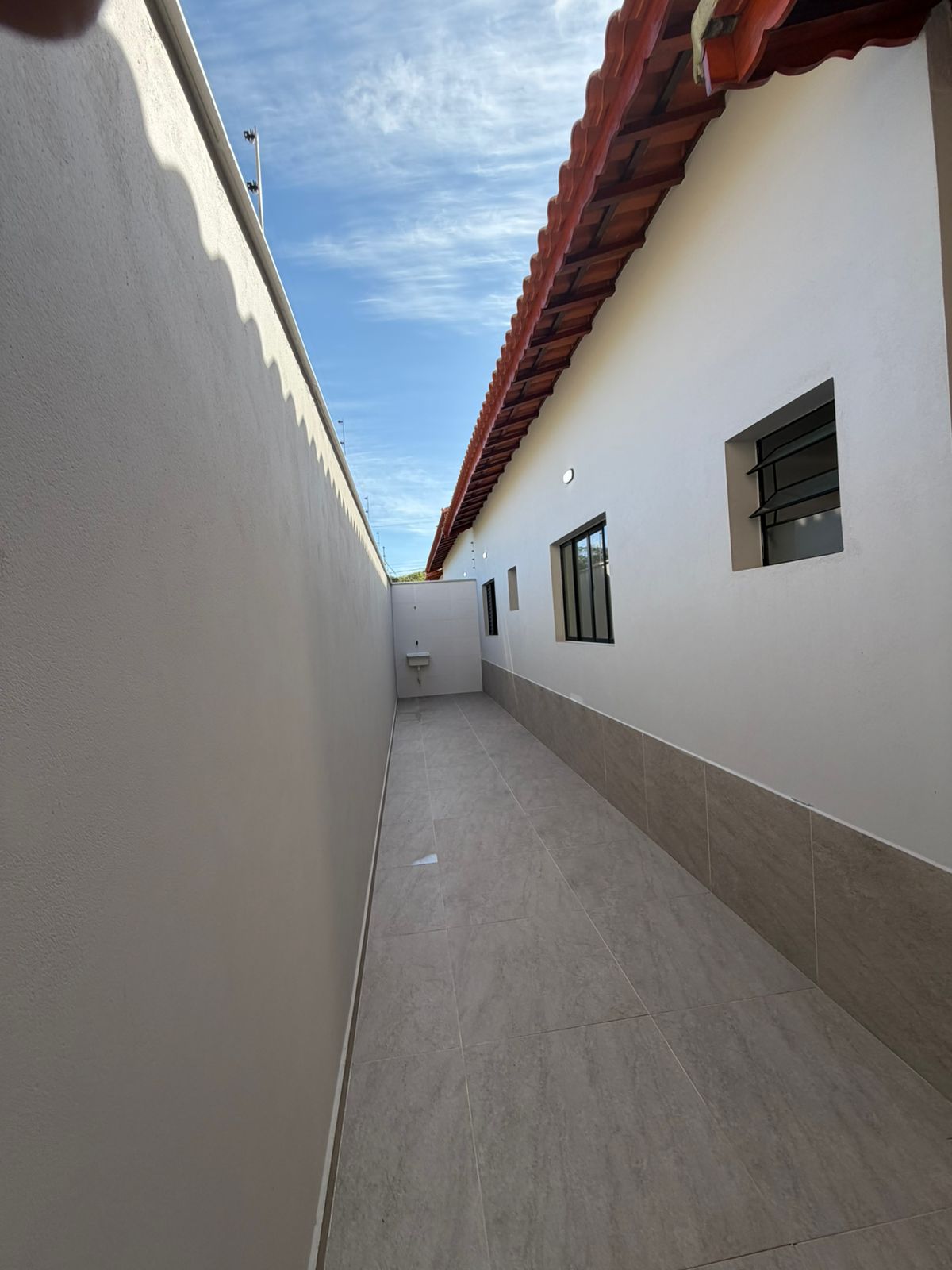 CAS261365 Casa Nova no Jardim Jamaica Itanhaém – 02 Dormitórios com Piscina