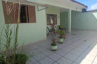 CAS261369 Casa com Terreno de 350m² em Itanhaém – 03 Dormitórios, Edícula e 12 Vagas