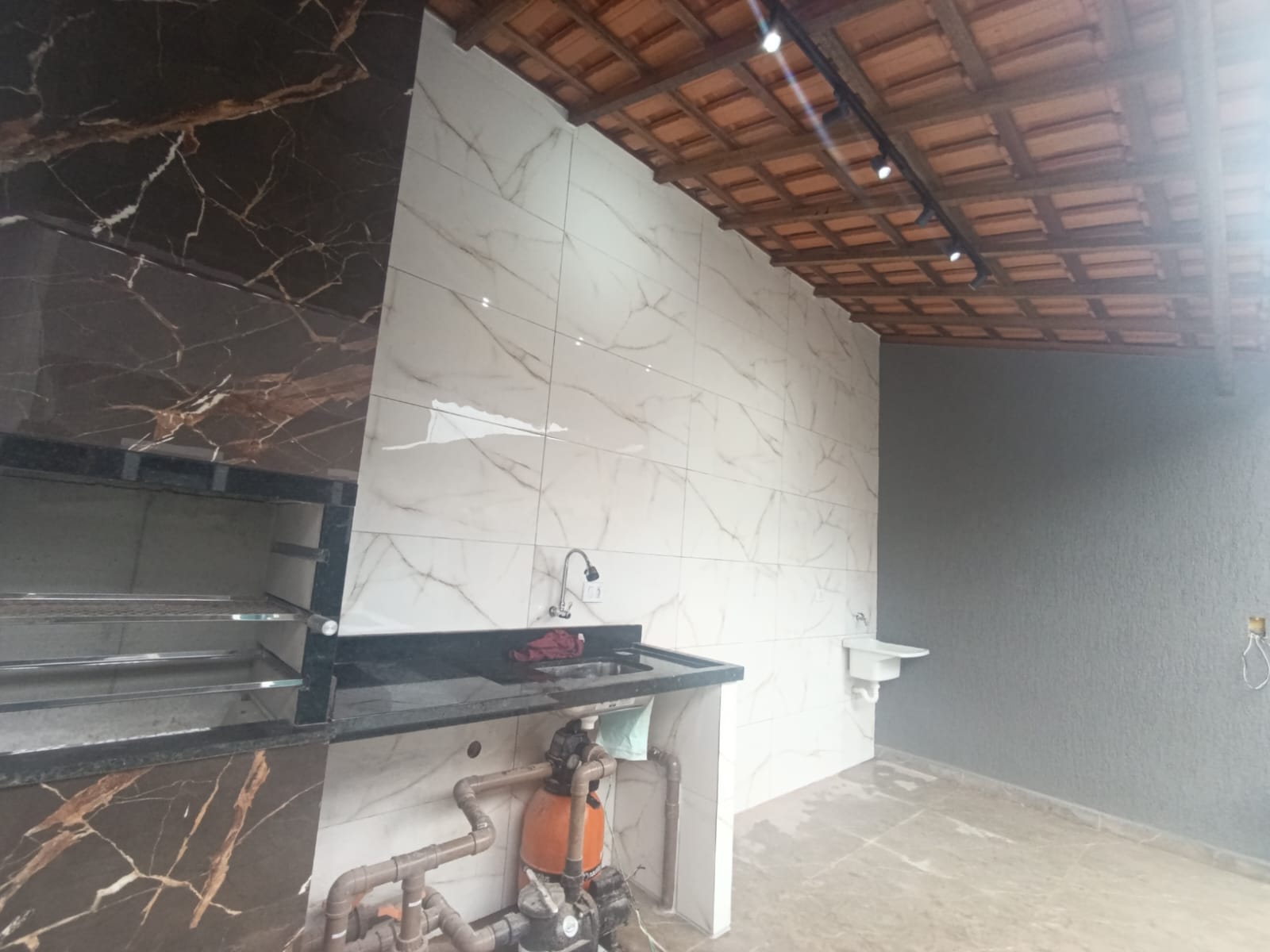 CAS261375 Casa Nova com Piscina e Hidro em Itanhaém – 02 Dormitórios a 100m da Pista