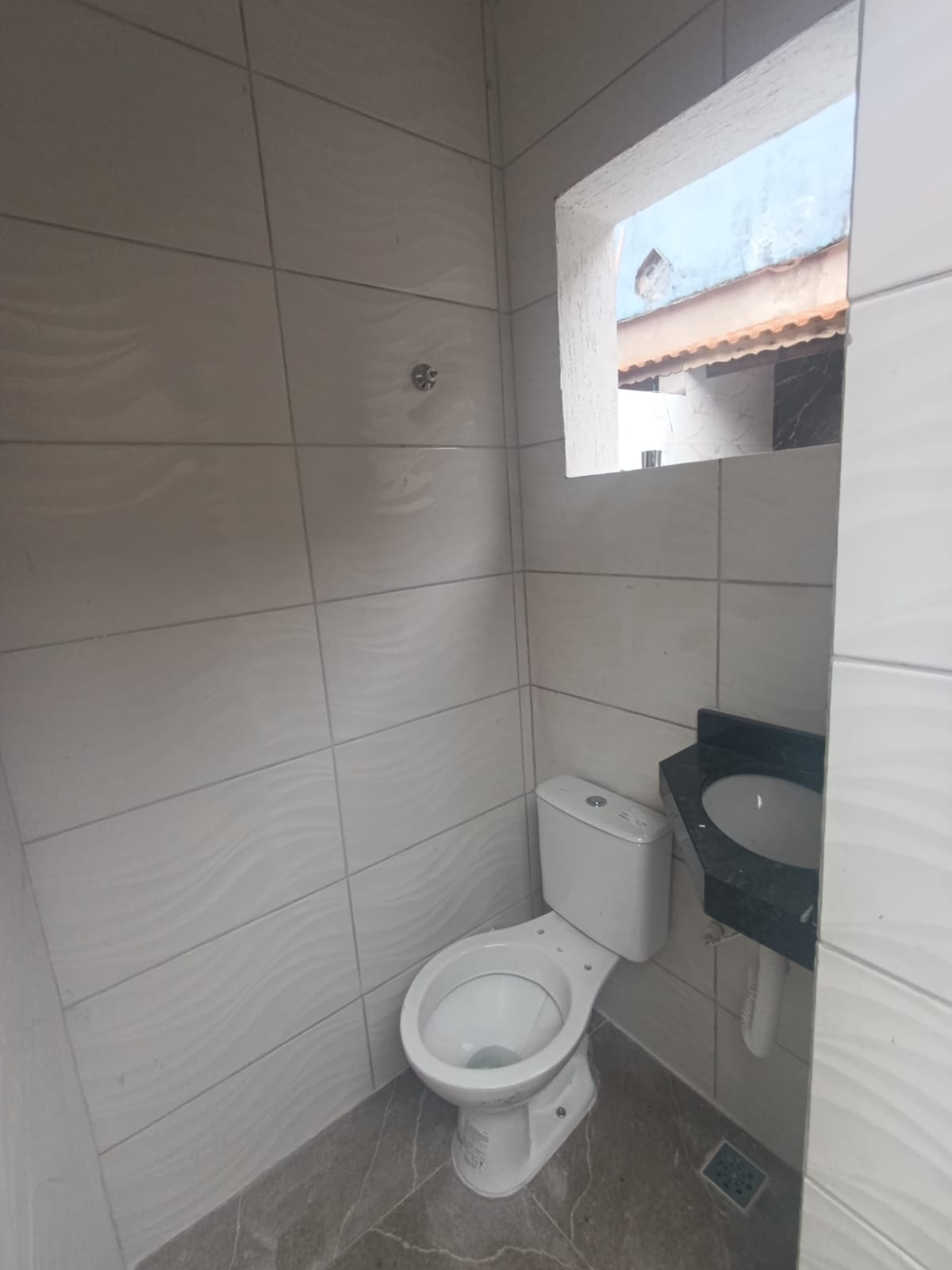 CAS261375 Casa Nova com Piscina e Hidro em Itanhaém – 02 Dormitórios a 100m da Pista