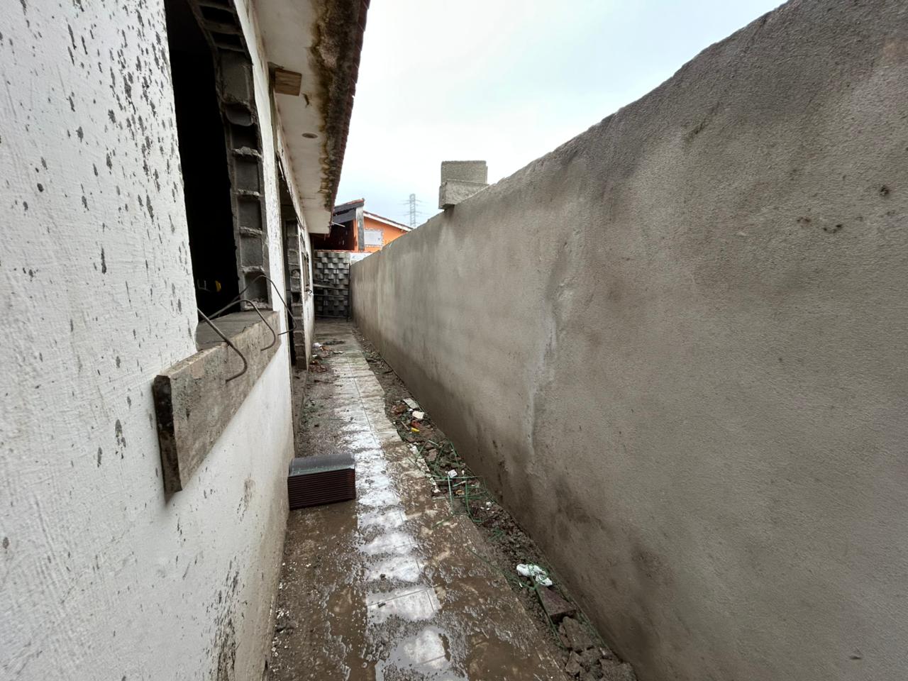 CAS261376 Casa Isolada à Venda em Itanhaém – 02 Dormitórios com Piscina de 6 Metros