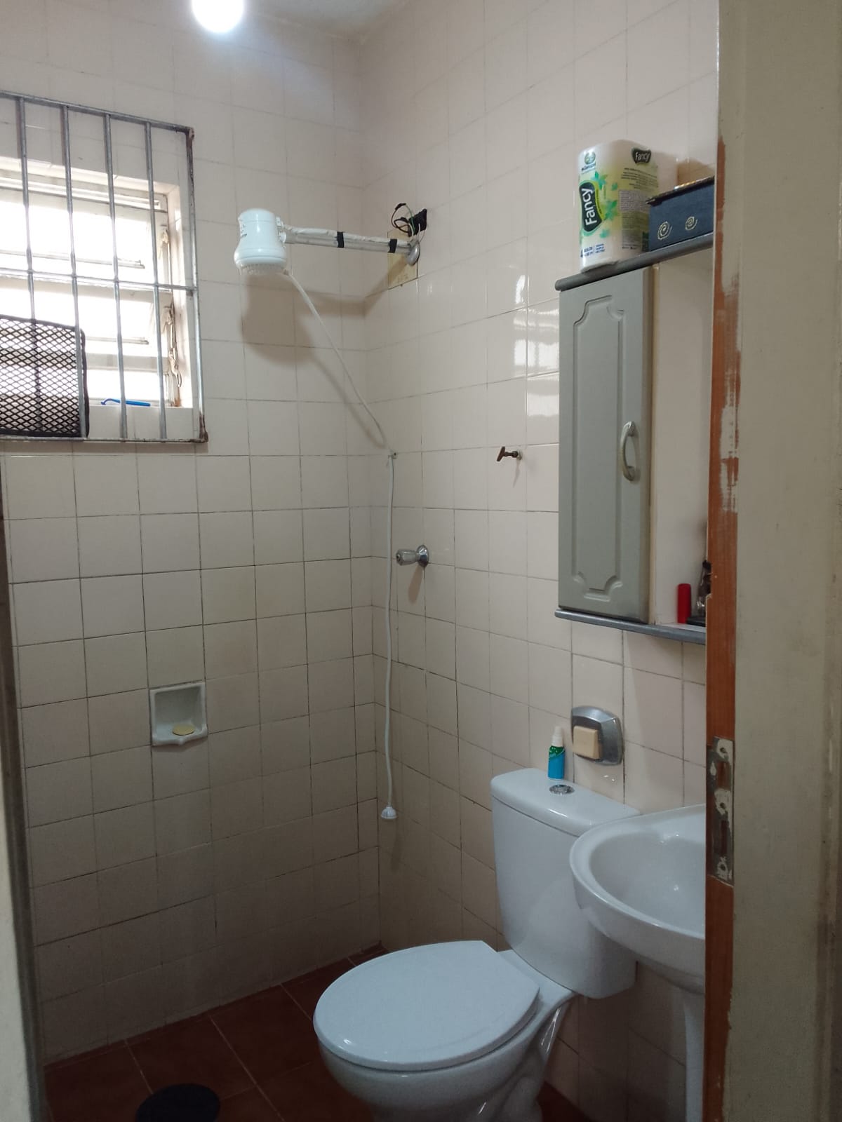 CAS261380 Casa Mobiliada à Venda em Itanhaém – 02 Dormitórios com Piscina de 9 Metros