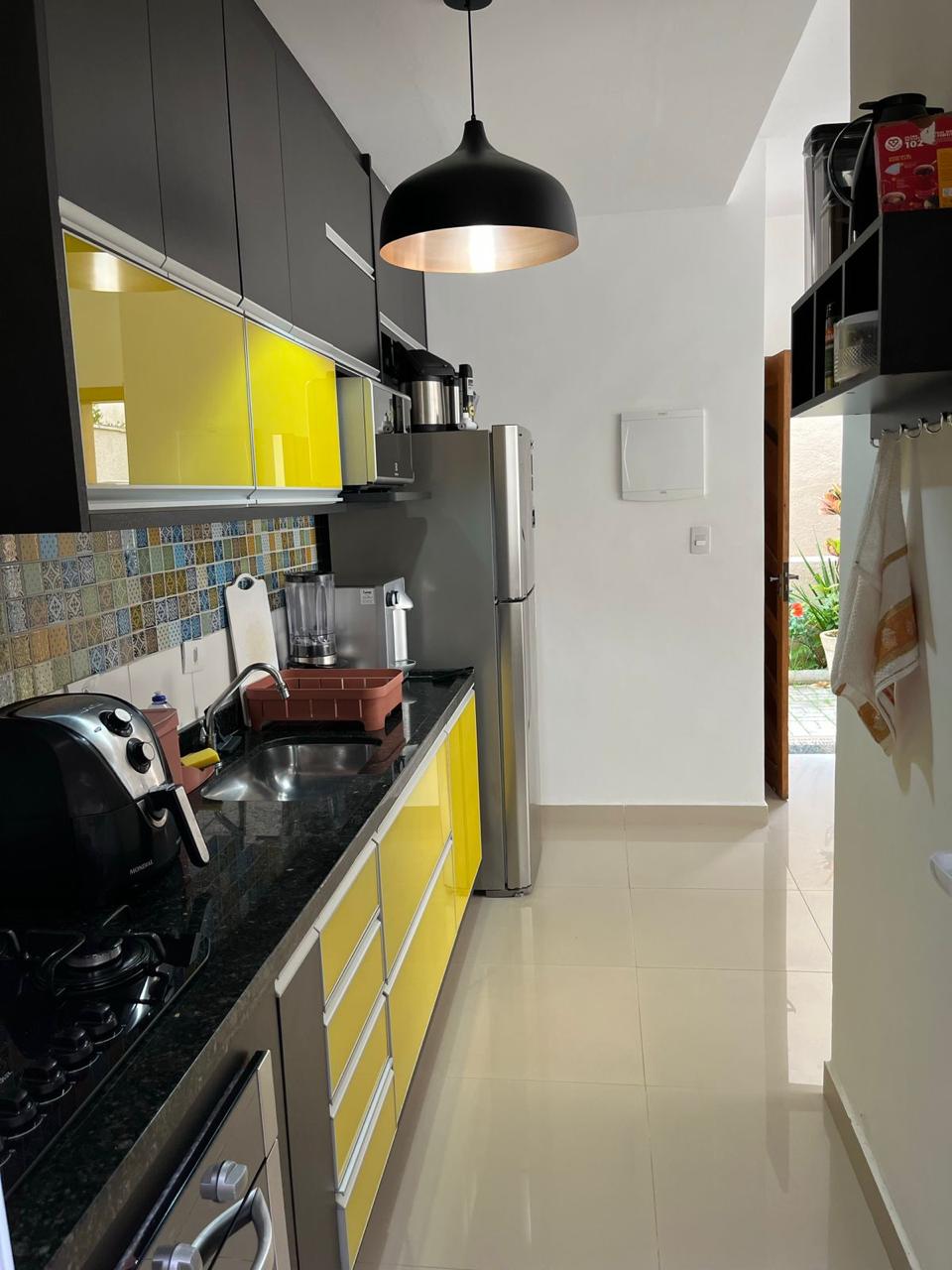 CAS261390 Sobrado em Condomínio em Itanhaém – 02 Suítes Planejadas com Piscina