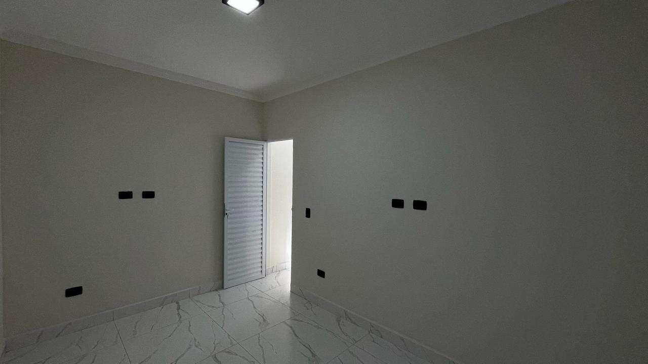 CASA NOVA EM ALTO PADRAO COM PISCINA E 02 DORMITORIOS NA PRAIA